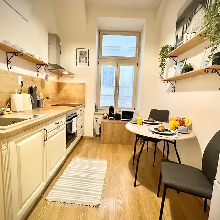Apartment Elegant In *