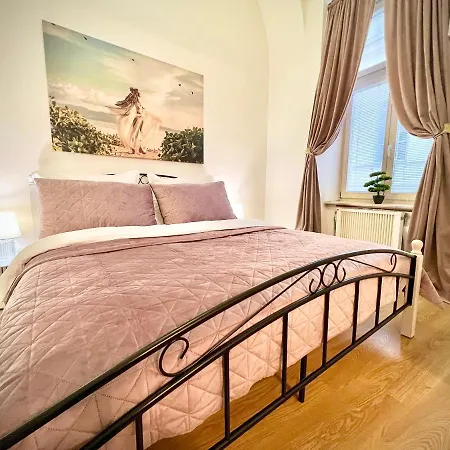 Apartment Elegant In *